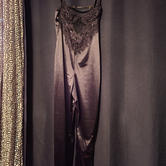 Jump suit - Picture 1 of 4